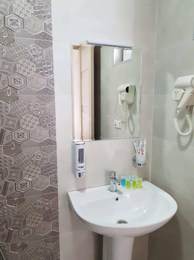 Baqari Inn Kazbegi Eksteriør billede