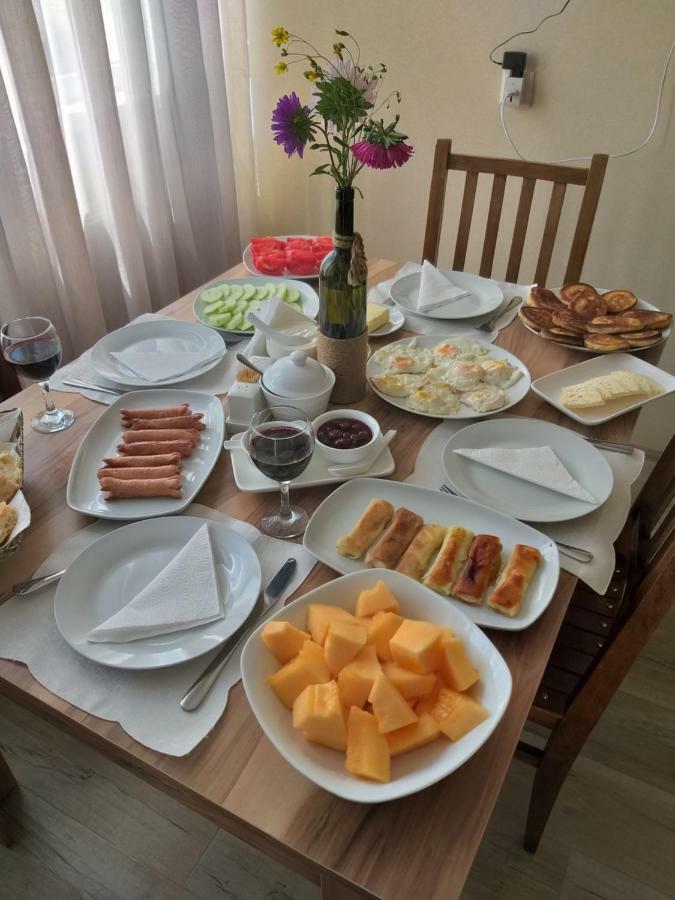 Baqari Inn Kazbegi Eksteriør billede
